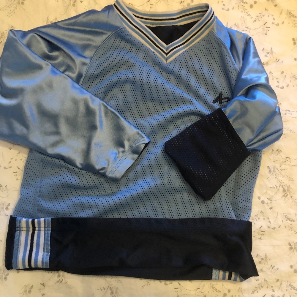 Reversible top